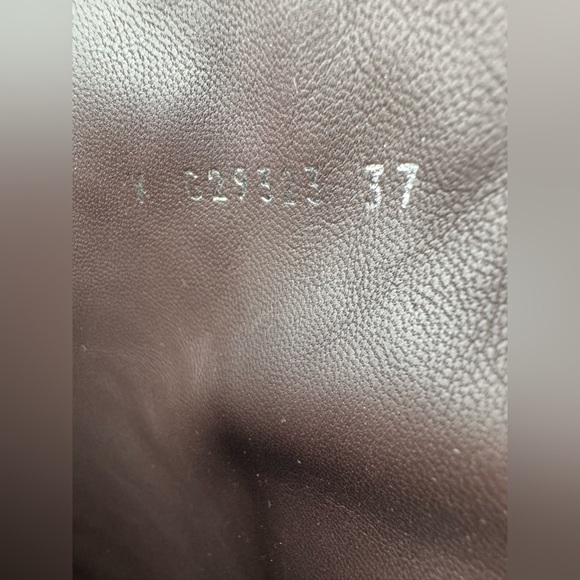 CHANEL - Brown Quilted Riding Boots, Interlocking Logo- Authentic- size 37 - Picture 11 of 14